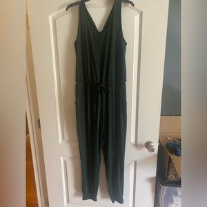 Women’s sleeveless jumpsuit